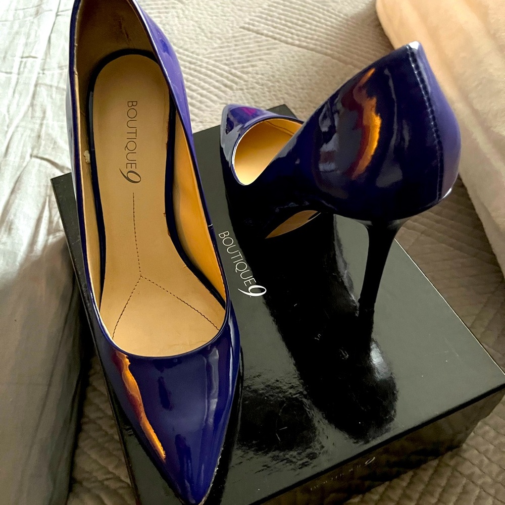 Boutique 9 Blue patent leather pump